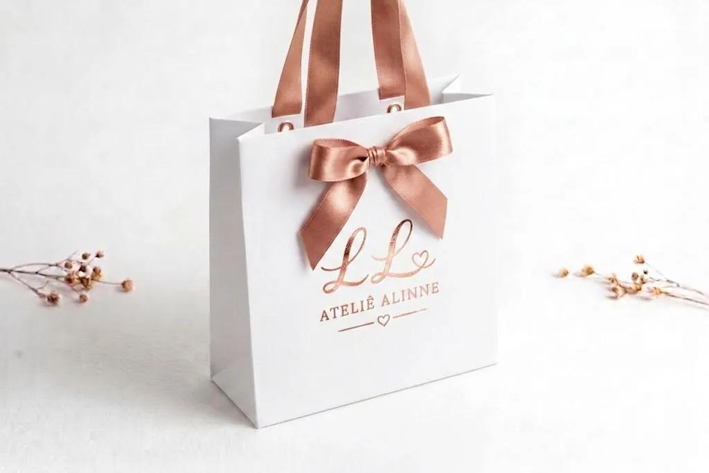 Sacola de Papel Branca Personalizada – Metalizada Hot Stamping - Variação 4